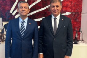 YENİ Parti Grup Başkanvekili Ali Mahir Başarır Cemil Tugay'ın AKP'ye Geçişine Tepki Gösterdi
