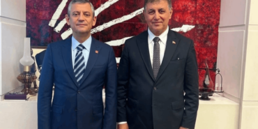 YENİ Parti Grup Başkanvekili Ali Mahir Başarır Cemil Tugay'ın AKP'ye Geçişine Tepki Gösterdi