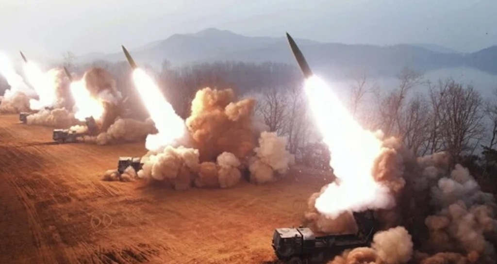 Kuzey Kore Japon Denizi'ne Çok Sayıda Balistik Füze Fırlattı
