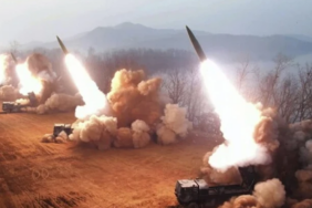 Kuzey Kore Japon Denizi'ne Çok Sayıda Balistik Füze Fırlattı