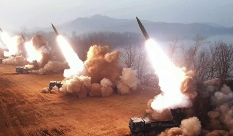 Kuzey Kore Japon Denizi'ne Çok Sayıda Balistik Füze Fırlattı